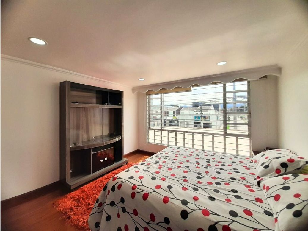 Casa de 4 alcobas en venta en Mandalay Et. Ii, Bogotá, 250 m² · foto 7 de 17