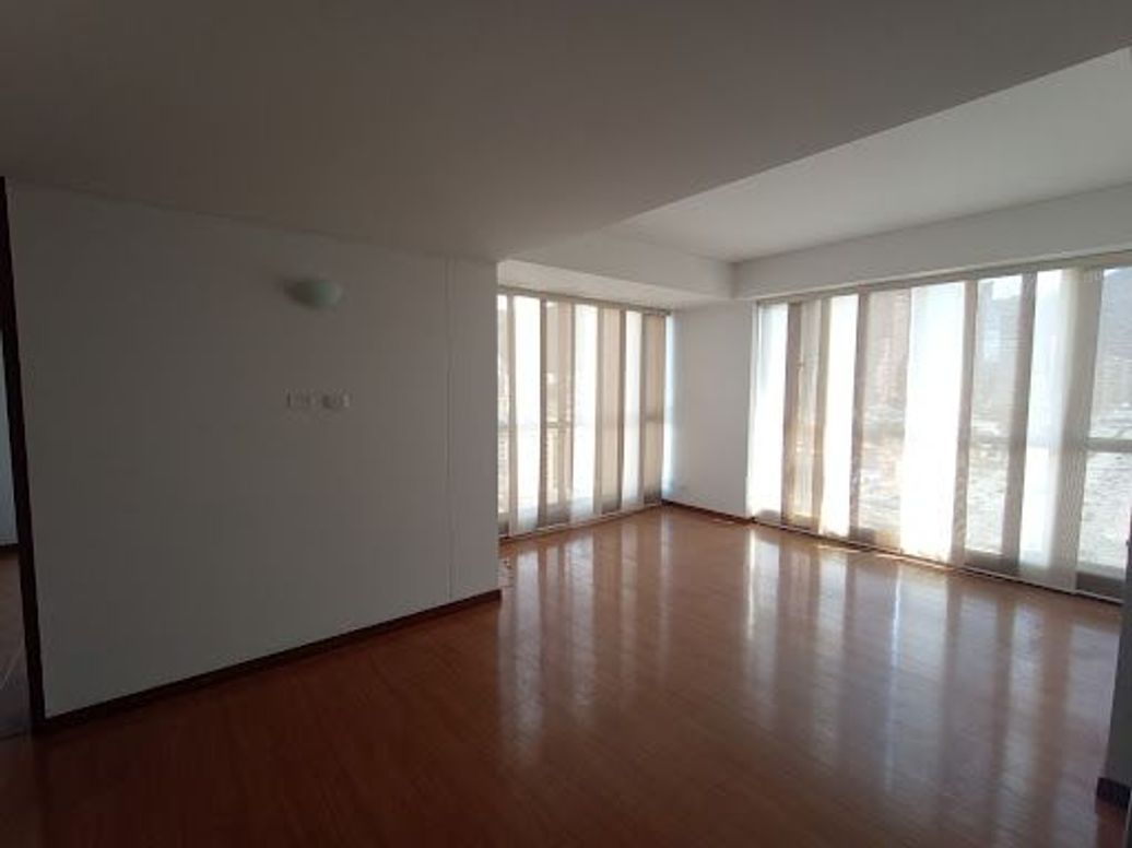 Apartamento de 3 alcobas en venta en Santa Fe, Bogotá, 82 m² · foto 3 de 20