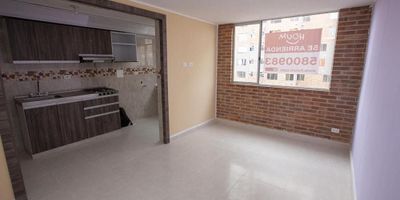 [VEN] ID HOUM: 21895

En Houm te ayudamos de forma fácil y segura. Los beneficios de comprar con nosotros:
    • Te ayudamos a conseguir financiamiento a través de una asesoría personalizada
    • Mediación y seguimiento de todo el proceso
    • Ponemos a tu disposición profesionales en notariado, registro y asesoría jurídica
¡Solo te preocupas de las firmas!

Departamento en venta, ubicado en el barrio Villa Sandra, Engativá, con una superficie construida de 47.00 m² y superficie total de 47.00 m². 

Sus principales características son:

    • 2 dormitorios
    • 1 baño
    • Admite mascotas
    • Cocina tipo americana
    • Año de construcción: 2010
            
Si compras con nosotros, te brindamos asesoría personalizada durante todo el proceso.
        
Más que una inmobiliaria, somos Houm.
*Aplican T&C