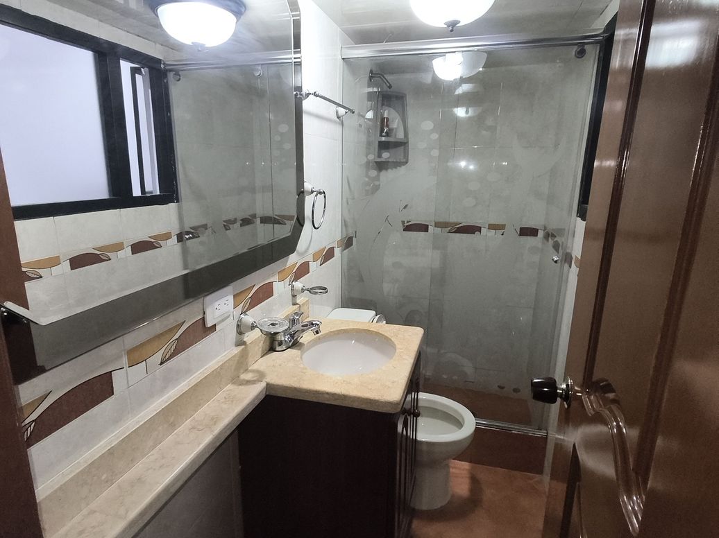 Casa de 5 alcobas en venta en Santa Cecilia, Bogotá, 340 m² · foto 9 de 20