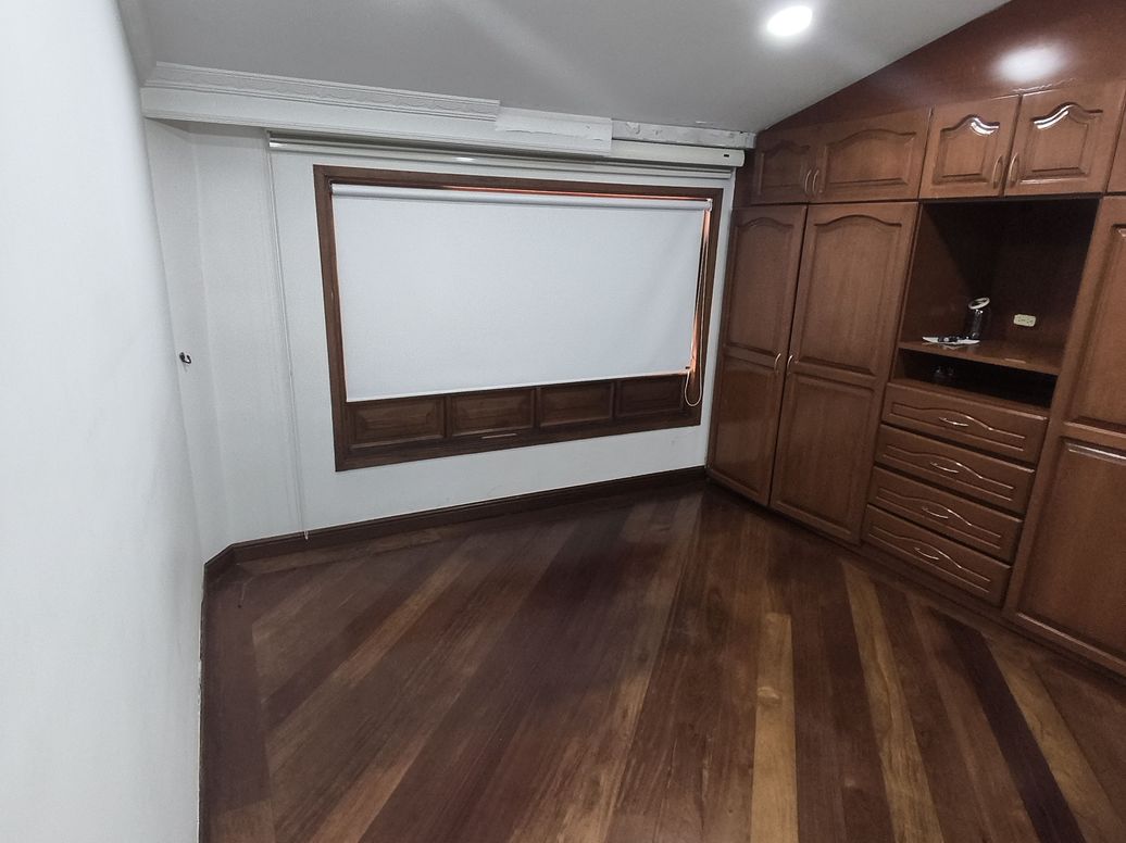 Casa de 5 alcobas en venta en Santa Cecilia, Bogotá, 340 m² · foto 14 de 20