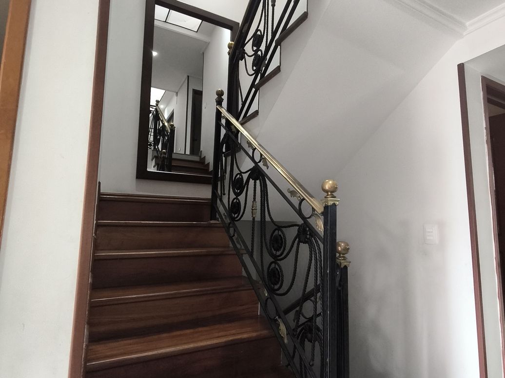 Casa de 5 alcobas en venta en Santa Cecilia, Bogotá, 340 m² · foto 2 de 20