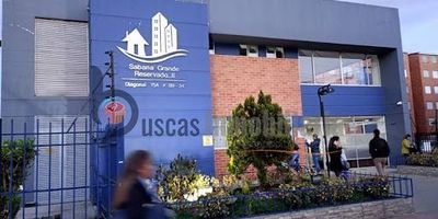 1052-372  Apartamento En Arriendo  CR Sabana Grande  Fontibón Inmueble         ApartamentoÁrea                  45 mtsAlcobas               3Baños                  2Cocina integral   1Zona de ropas    1Se arrienda apartamento con bonitos acabados y excelente iluminación natural, cuenta con 3 alcobas, 2 baños, cocina integral, zona de ropas, sala comedor, ubicado en un 6 piso. Cerca la avenida calle 13, carrera 106 y parque metropolitano zona franca. Esperamos brindarte la asesoría para que pronto consigas tu nuevo hogar, de una manera fácil y rápida, contáctanos. Somos Buscas Inmobiliaria, Código 1052-372.