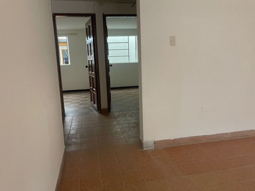 Casa de 11 alcobas en venta en La Acacia, Bogotá, 340 m² · foto 10 de 18