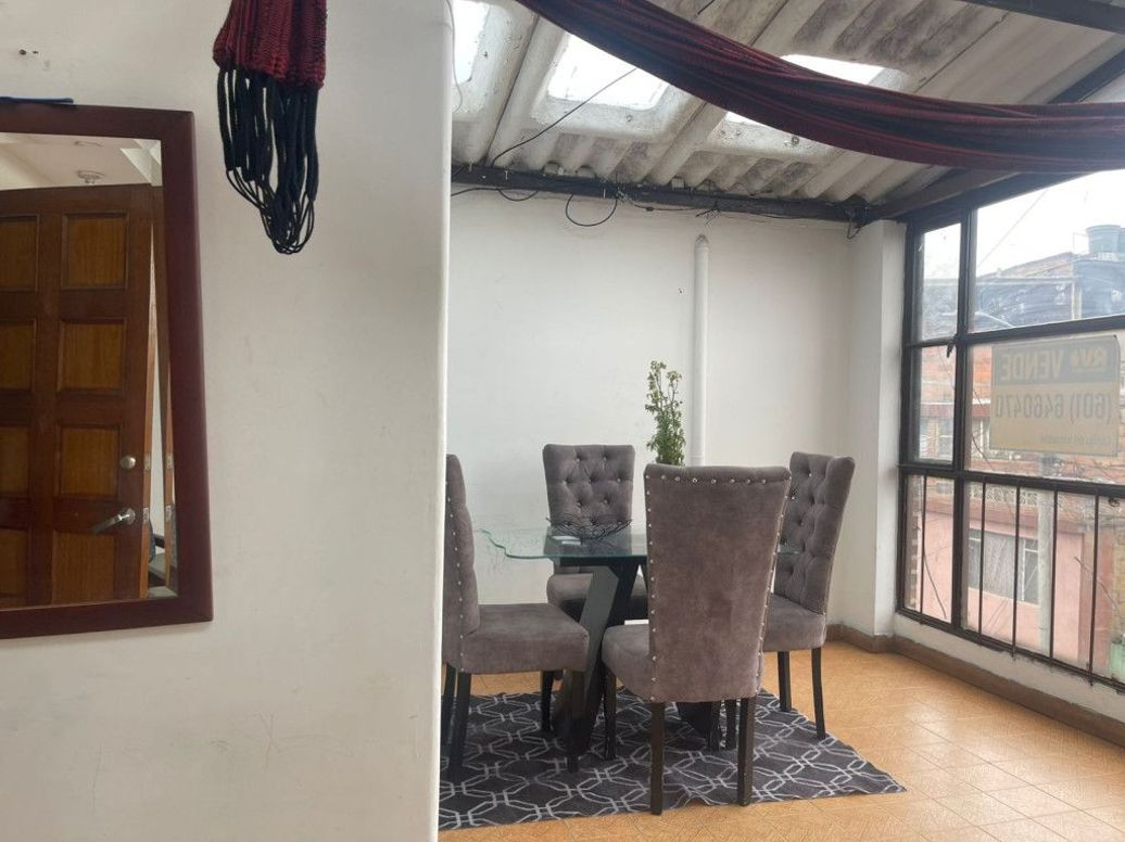 Casa de 11 alcobas en venta en La Acacia, Bogotá, 340 m² · foto 17 de 18