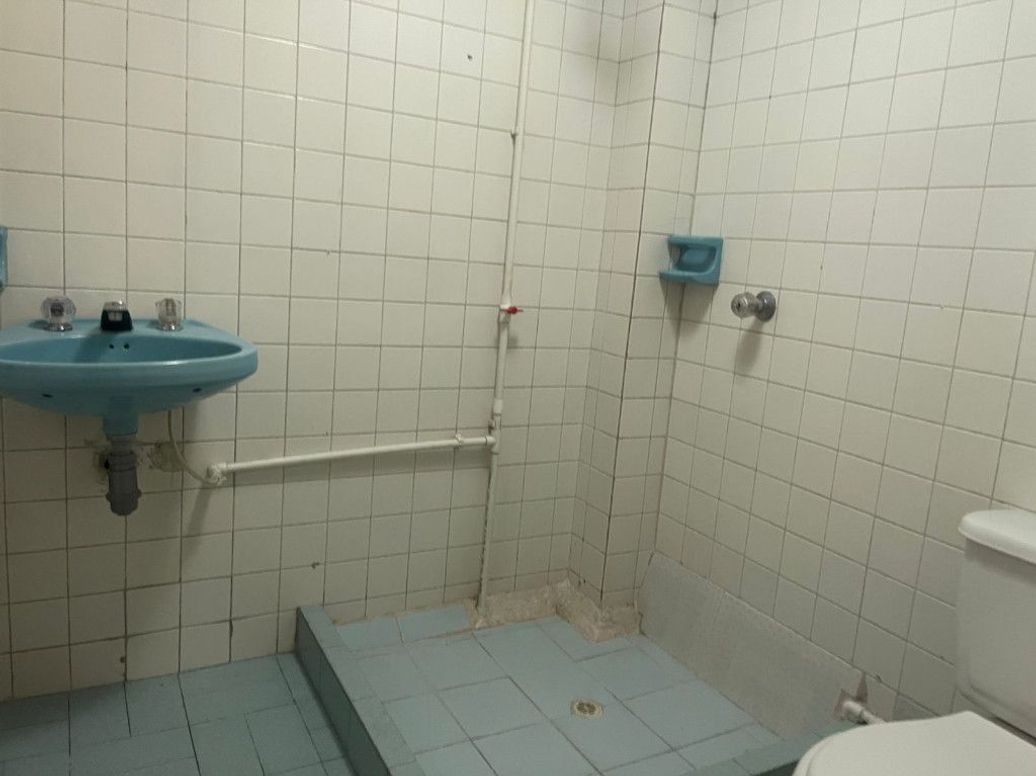 Casa de 11 alcobas en venta en La Acacia, Bogotá, 340 m² · foto 12 de 18