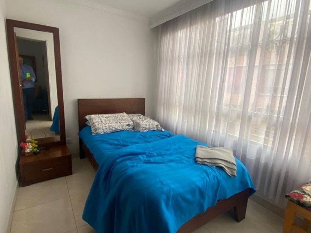 Casa de 4 alcobas en venta en Ub. El Pireo, Bogotá, 216 m² · foto 5 de 16
