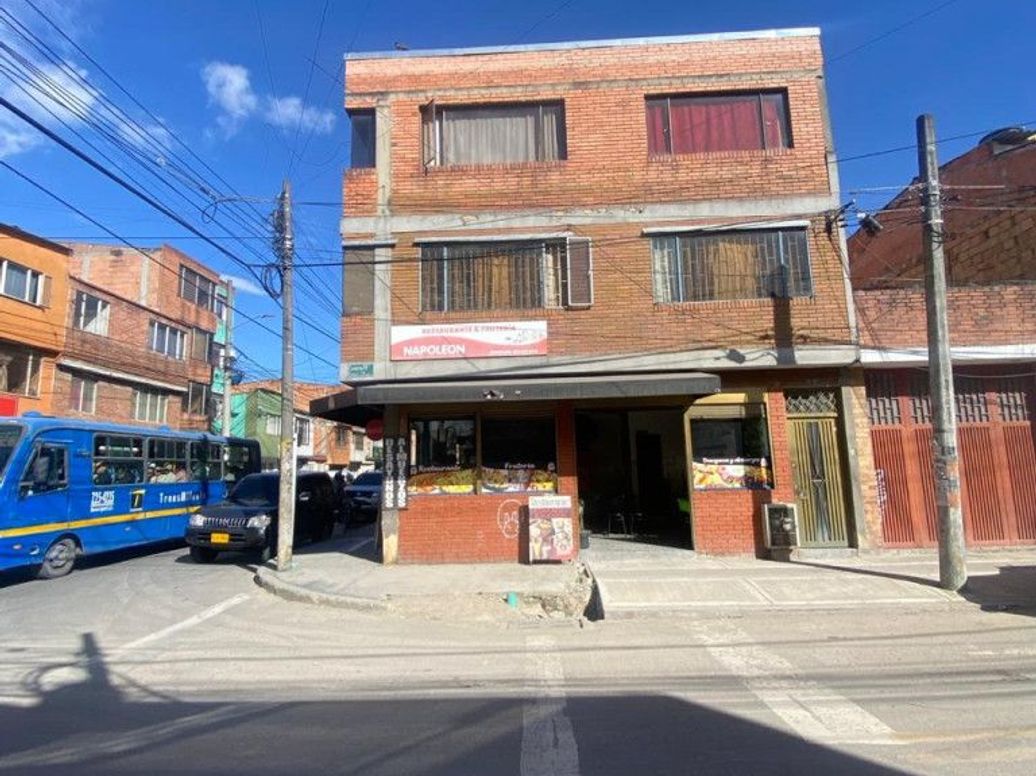 Casa de 6 alcobas en venta en Carvajal, Bogotá, 410 m² · foto 6 de 7