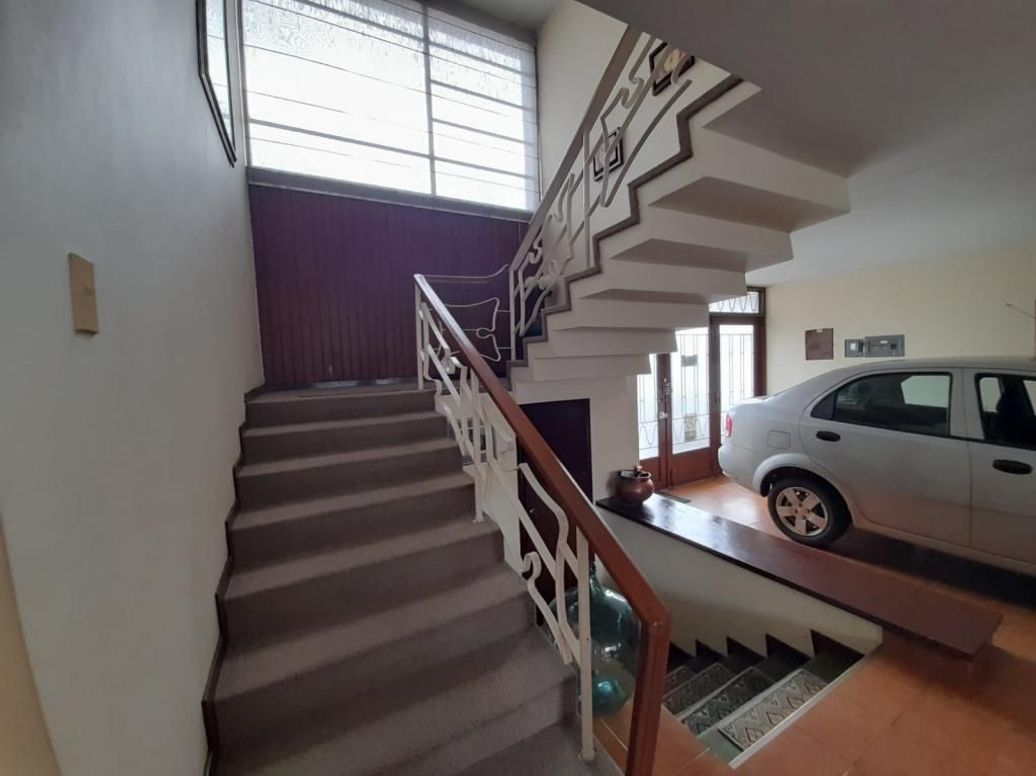 Casa de 5 alcobas en venta en Santa Barbara Oriental, Bogotá, 268 m² · foto 18 de 20