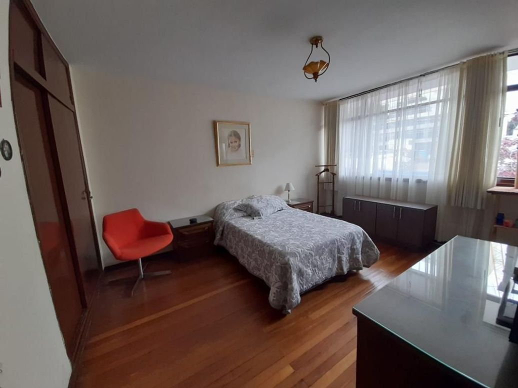 Casa de 5 alcobas en venta en Santa Barbara Oriental, Bogotá, 268 m² · foto 11 de 20