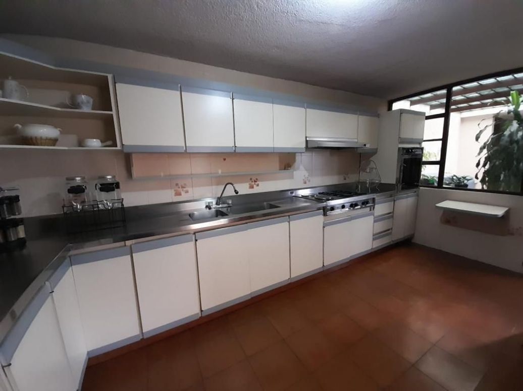 Casa de 5 alcobas en venta en Santa Barbara Oriental, Bogotá, 268 m² · foto 5 de 20