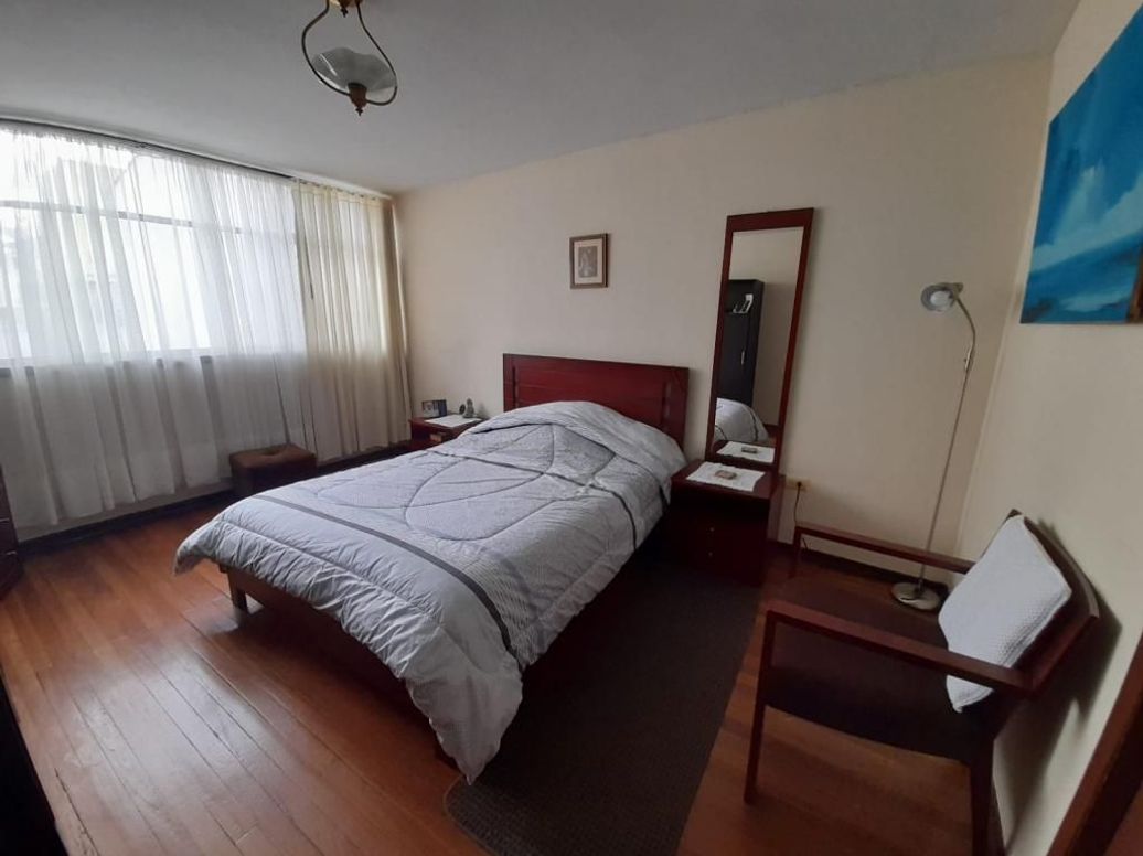Casa de 5 alcobas en venta en Santa Barbara Oriental, Bogotá, 268 m² · foto 9 de 20