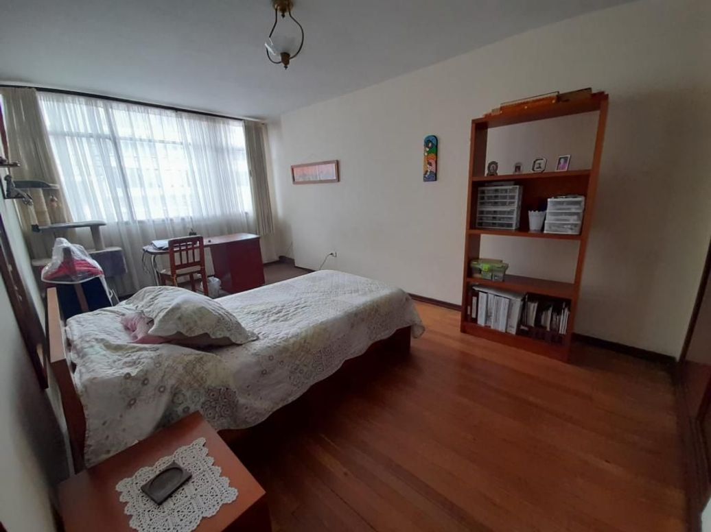 Casa de 5 alcobas en venta en Santa Barbara Oriental, Bogotá, 268 m² · foto 8 de 20