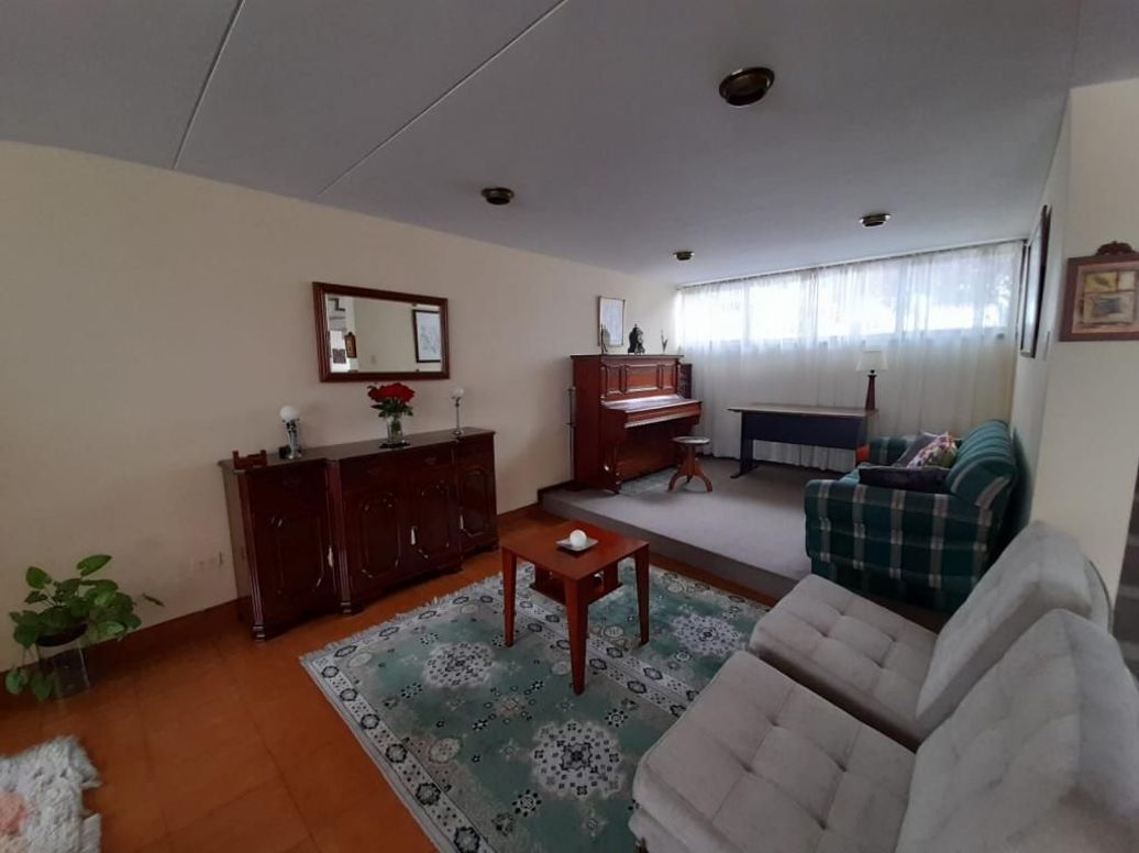 Casa de 5 alcobas en venta en Santa Barbara Oriental, Bogotá, 268 m² · foto 14 de 20