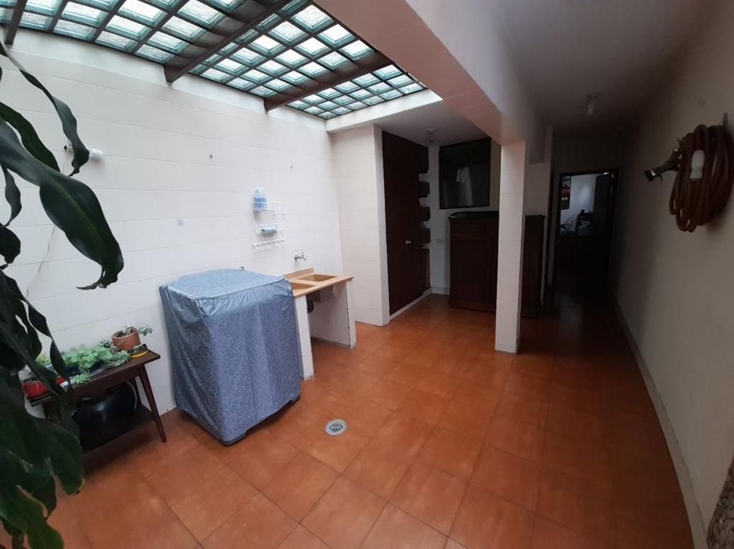 Casa de 5 alcobas en venta en Santa Barbara Oriental, Bogotá, 268 m² · foto 16 de 20