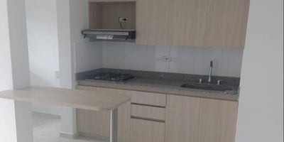 Apartamento unidad cerrada cuenta con 3 habitaciones, 2 baños y parqueadero, excelente ubicación, buenas rutas de transporte, cerca a estadio Ditaires