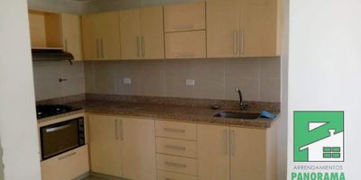 Se arrienda espectacular apartamento en proyecto rodeado por una reserva natural con quebrada. Hermosa vista y construcción tradicional. Facilidad de acceso y varias líneas de transporte público que llegan hasta la portería.

2 Habitaciones
1 vestier
1 Clóset
2 baños Cabinados
Cocina Integral
Red de gas
Calentador
Parqueadero
Ascensor
Salón social
Piscina adultos y niños
Zona húmeda:
Turco
Sauna
Solarada
Gimnasio dotado con variedad de máquinas
Juegos infantiles
Cancha de fútbol
Cancha de baloncesto
Sendero Ecológico
Portería 24/7
Sistema de cámaras de seguridad

Arrendamientos Panorama Belén: 347 12 14/ 301 544 68 92
