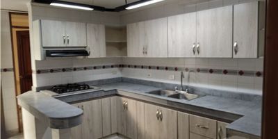 Tu nuevo hogar te espera en Corales

Descubre esta espectacular casa de dos pisos en uno de los sectores más apetecidos de la ciudad. Un espacio ideal para familias que buscan comodidad, amplitud y ubicación privilegiada.

Características principales:

4 alcobas + alcoba de servicio

4 baños modernos

Garaje amplio y seguro

Excelente distribución de espacios

Casa en perfecto estado de conservación

La amplitud de sus ambientes y su diseño funcional te permitirán disfrutar de momentos únicos en familia, con la tranquilidad de estar en una zona segura, residencial y de gran valorización.

Ubicación estratégica en Corales, cerca de centros comerciales, colegios, parques y vías principales que conectan fácilmente con toda la ciudad.

¡No dejes pasar esta oportunidad de vivir en la casa que siempre soñaste!
Contáctanos hoy mismo y agenda tu visita.

Celular 3153727168
