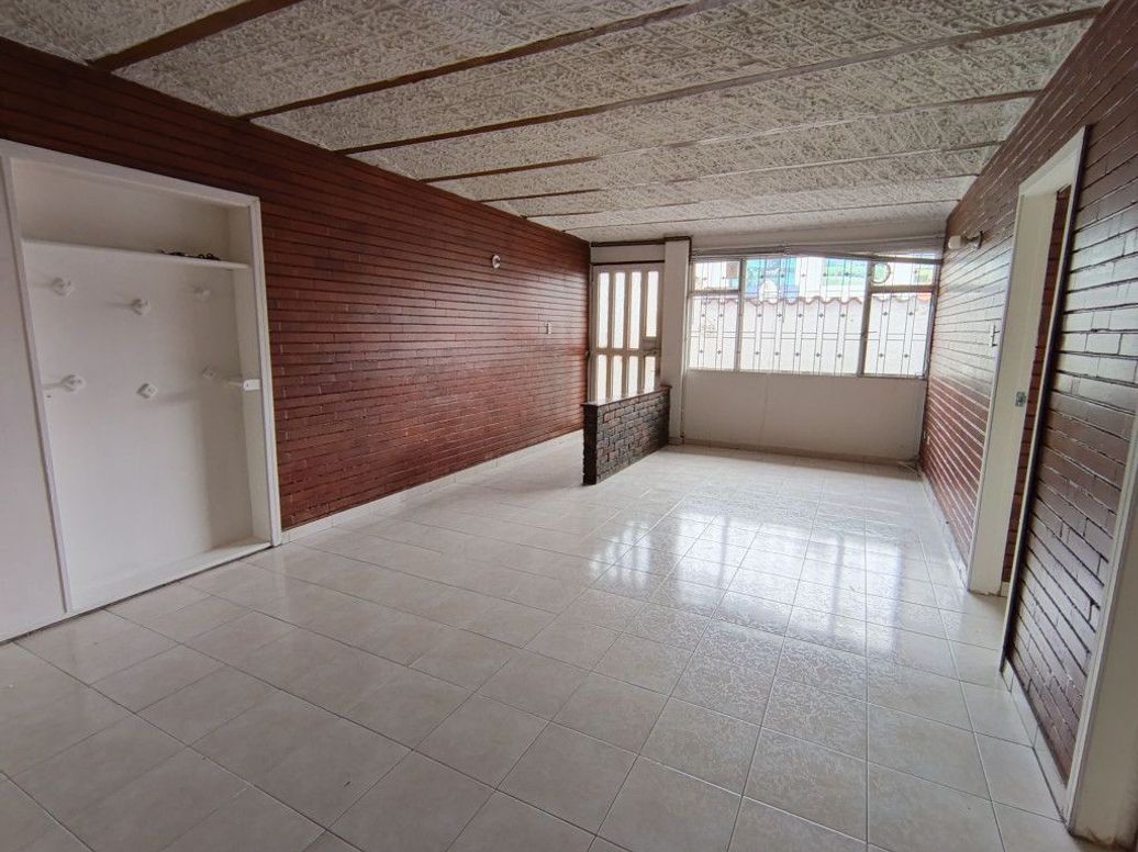 Casa de 6 alcobas en venta en San José Del Prado, Bogotá, 230 m² · foto 3 de 20