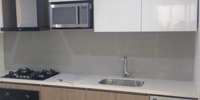 Apartamento en Ciudad Alsacia Oportunidad unica ideal para tu nuevo hogar o inversion Este moderno apartamento cuenta con un diseño funcional y comodo distribuido en dos alcobas acogedoras un baño completo cocina integral zona de ropas independiente sala comedor con excelente iluminacion piso cuatro sin ascensor y mueble de linos para mayor comodidad y almacenamiento. Ubicacion estrategica cerca de importantes centros comerciales como El Eden Multiplaza y Plaza Central. Con facil acceso a las principales vias de la ciudad Avenida Boyaca, Avenida Guayacanes, Calle Trece, Avenida Americas y Avenida Sesenta y Ocho. Una zona de excelente movilidad. El conjunto cuenta con comodidades para tu confort y el de tu familia salon social zona BBQ recepcion con seguridad las veinticuatro horas y juegos infantiles Amplia disponibilidad de parqueaderos  La administracion se encuentra al dia lo que garantiza asignacion de parqueadero.
