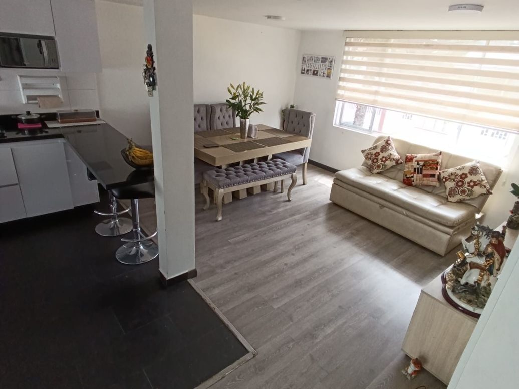 Casa de 6 alcobas en venta en Santa Maria, Bogotá, 258 m² · foto 8 de 15