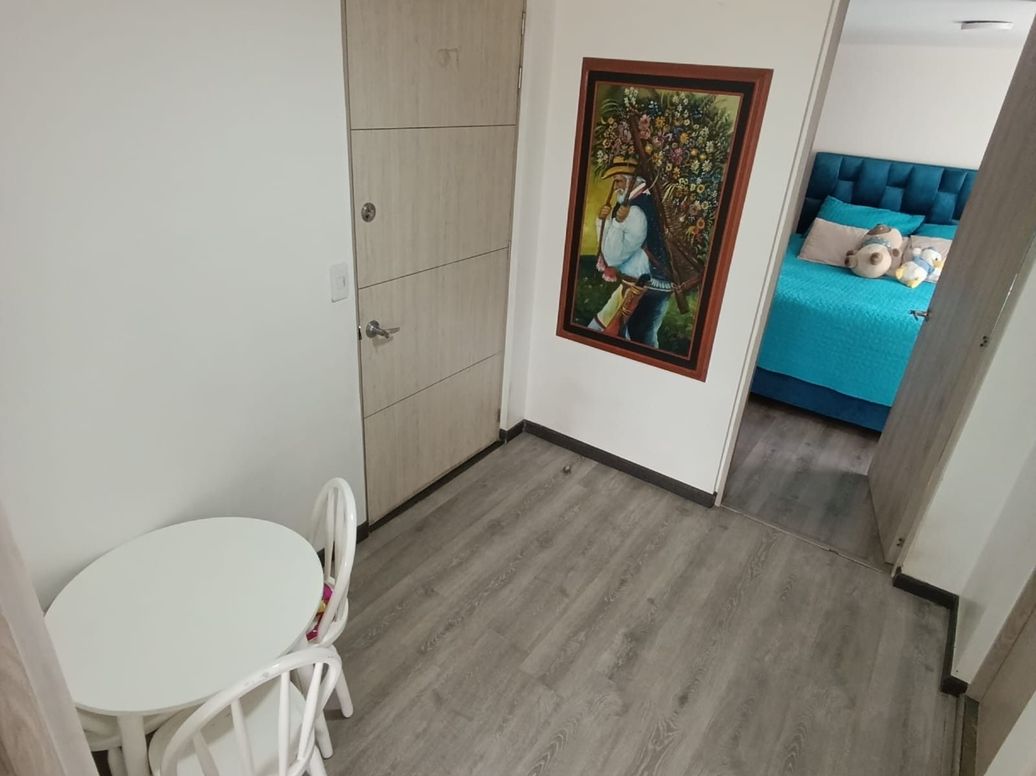 Casa de 6 alcobas en venta en Santa Maria, Bogotá, 258 m² · foto 2 de 15