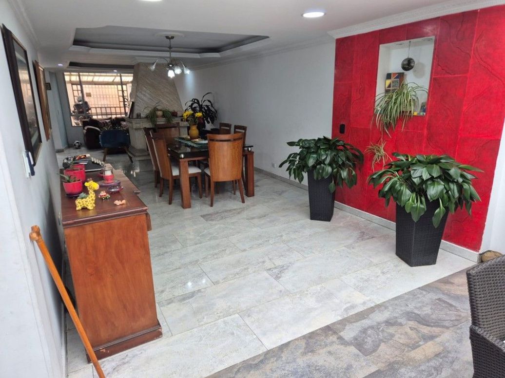 Casa de 5 alcobas en venta en Santa Cecilia, Bogotá, 240 m² · foto 6 de 20
