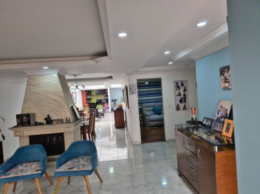 Casa de 5 alcobas en venta en Santa Cecilia, Bogotá, 240 m² · foto 12 de 20