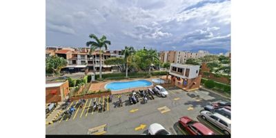 Área Construida 42.69m²


 Piso 4 Cuarto 401c
 Alcoba principal con amplio closets y Baño privado
 1 alcoba auxiliar con closets
 1 baño
 cocina  integral remodelada
 Sala comedor 
 año de construcción 2009
 condición apto Bueno 
 zona de ropas
 parqueadero comunitario


AMENIDADES EXCLUSIVAS

- Piscina para relajarse

- Salon social

- Parque para niños

- Amplias zonas verdes para disfrutar

- Vías de acceso rápidas y seguras

- Excelente transporte público

- Nivel de Ruido bajo

 

UBICACIÓN PRIVILEGIADA

- Cerca de:

- Colegios y universidades

- Jardín Plaza

- Éxito valle del lili

- Body Fit

- Starbucks

- Mercar

- Otros servicios y comercios

AC
