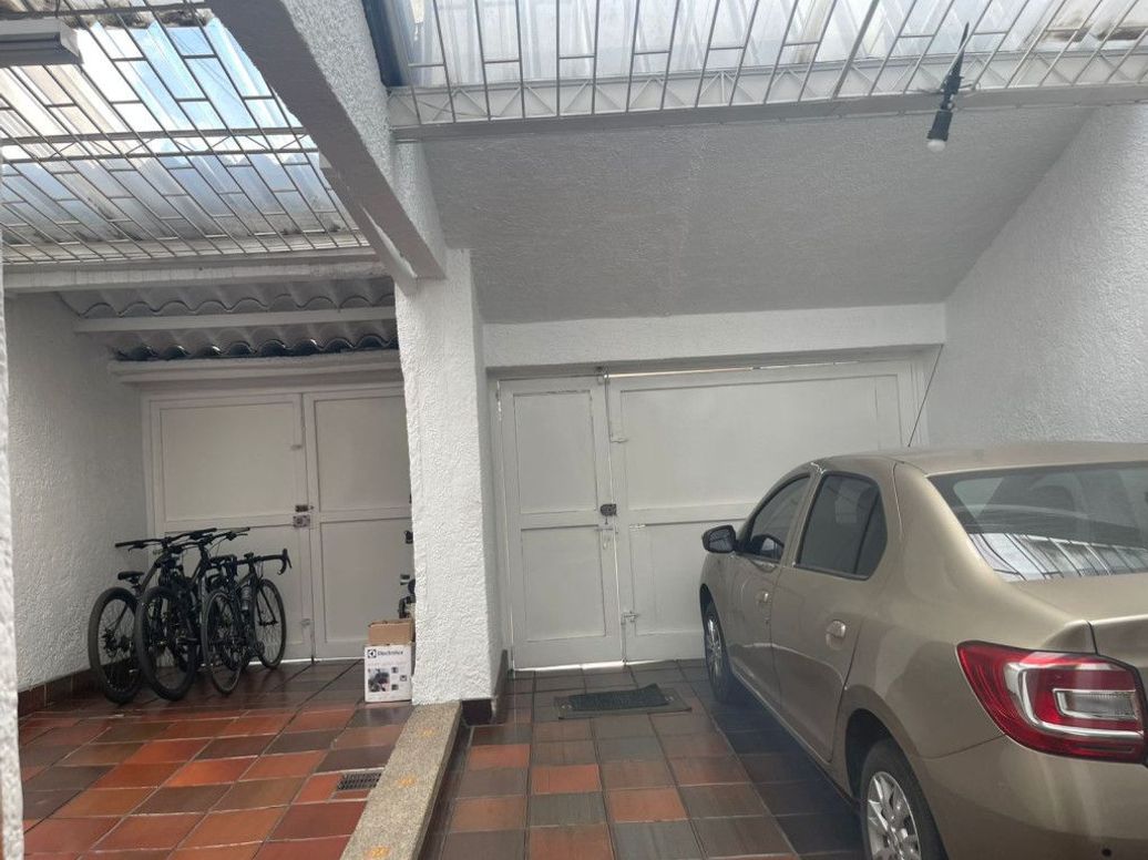 Casa de 3 alcobas en venta en Campin Occidental, Bogotá, 150 m² · foto 2 de 20