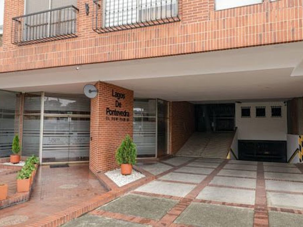 Apartamento de 1 alcoba en venta en Pontevedra, Bogotá, 73 m² · foto 2 de 20