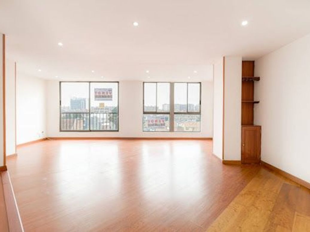 Apartamento de 1 alcoba en venta en Pontevedra, Bogotá, 73 m² · foto 3 de 20