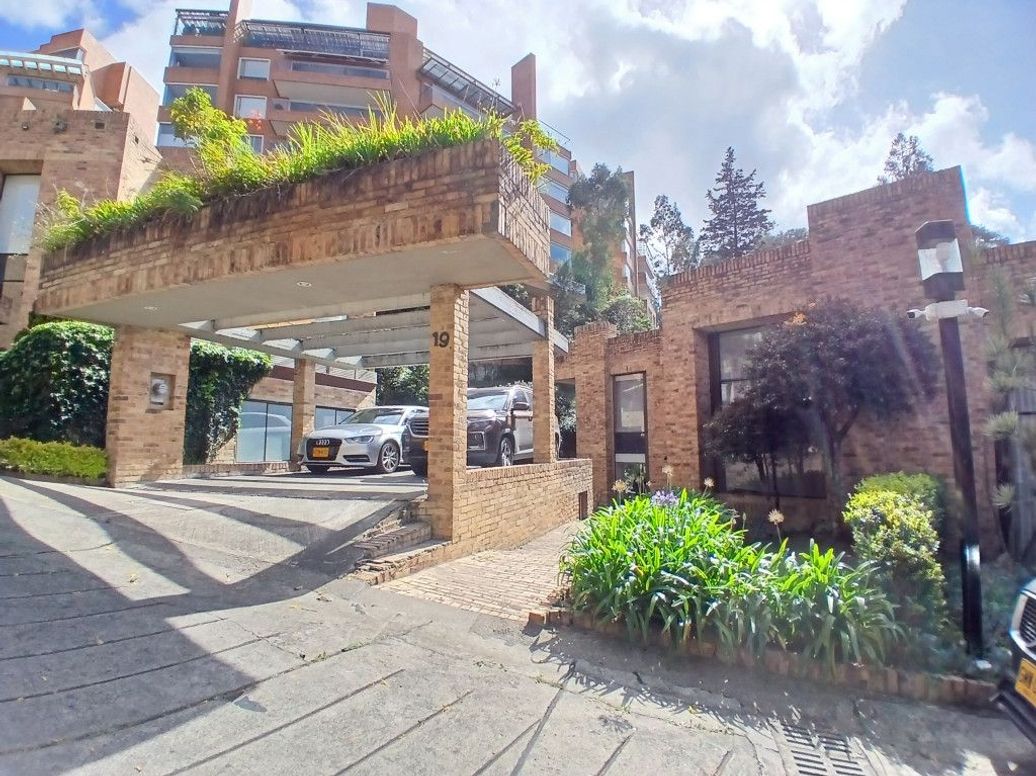 Casa de 4 alcobas en venta en Niza Suba, Bogotá, 427 m² · foto 3 de 20