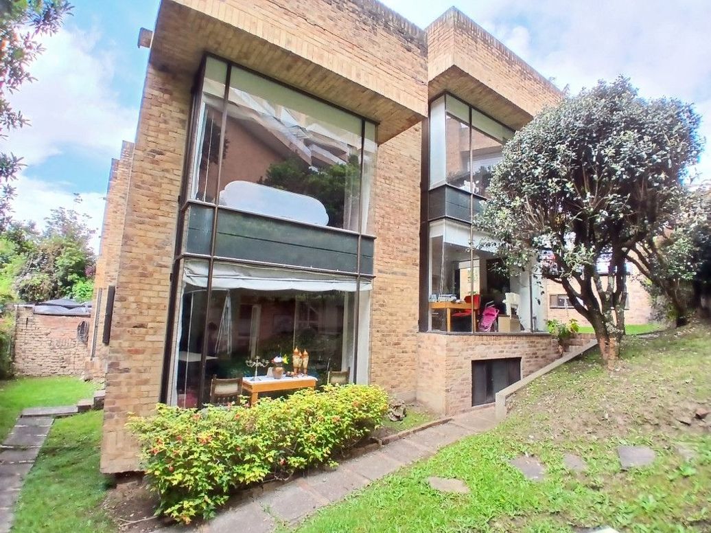 Casa de 4 alcobas en venta en Niza Suba, Bogotá, 427 m² · foto 2 de 20