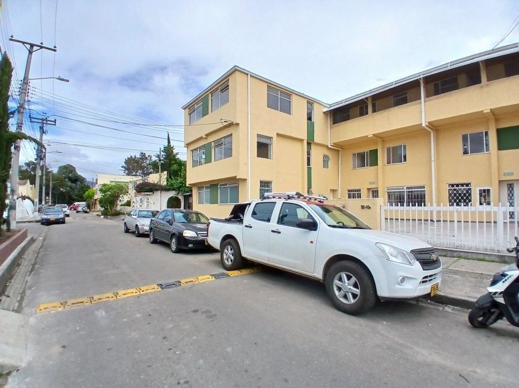 Casa de 10 alcobas en venta en Arborizadora Alta, Bogotá, 880 m² · foto 14 de 18