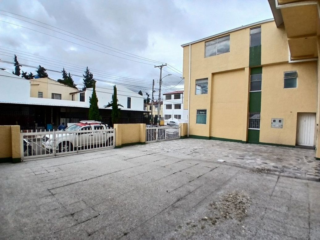 Casa de 10 alcobas en venta en Arborizadora Alta, Bogotá, 880 m² · foto 16 de 18