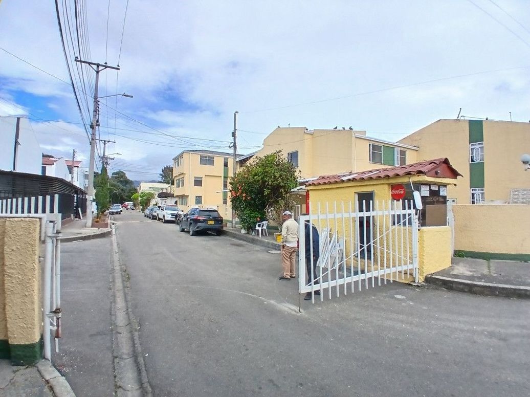 Casa de 10 alcobas en venta en Arborizadora Alta, Bogotá, 880 m² · foto 15 de 18