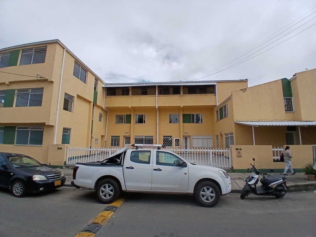 Casa de 10 alcobas en venta en Arborizadora Alta, Bogotá, 880 m² · foto 12 de 18