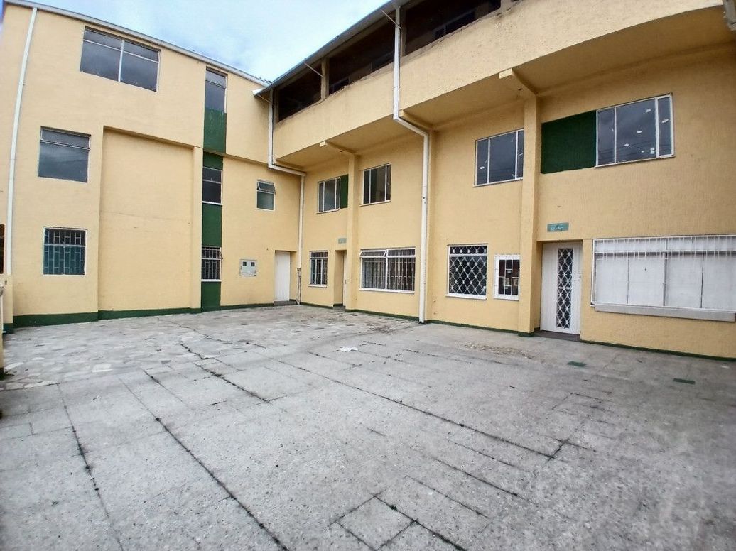 Casa de 10 alcobas en venta en Arborizadora Alta, Bogotá, 880 m² · foto 3 de 18