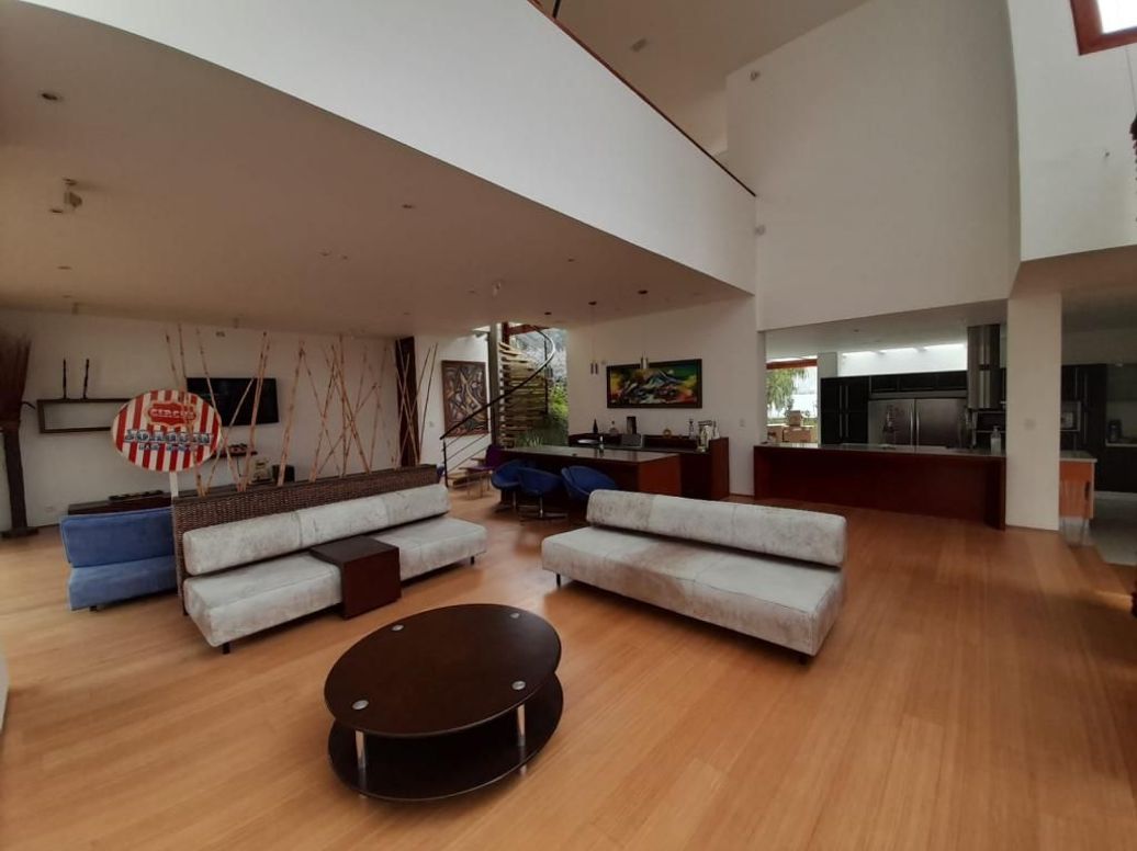 Casa de 5 alcobas en venta en Suba Naranjos, Bogotá, 937 m² · foto 16 de 20