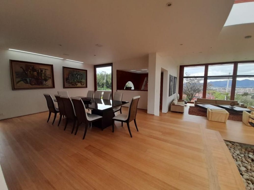 Casa de 5 alcobas en venta en Suba Naranjos, Bogotá, 937 m² · foto 10 de 20