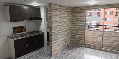 Apartamento para arriendo en unidad completa en el sector de Madrid Cundinamarca.  En el podras disfrutar espacios amplios, comodos y luminosos. Cuenta con 3 habitaciones, 2 banos, sala comedor, cocina integral, 1 balcon, red de gas, zona de ropas y ascensor. Tiene cercanias a colegios, parques, vias principales y buen acceso a transporte publico.