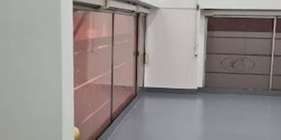 Excelente local comercial ,buena distribución e iluminación ,  con buena ubicación entre el sector comercial, empresarial ,bancarios , restaurantes ,universidades 