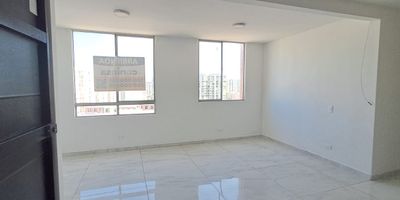 Apartamento en arriendo en Barranquilla, Atlántico. Ubicado en el Conjunto Residencial Torcaza, en el sector de Alameda del Río. Este apartamento en piso 9 ofrece 57 m² de área, distribuidos en 2 habitaciones y 2 baños, ideal para su comodidad. Incluye 1 parqueadero. El valor del canon de arriendo es de $1.400.000. Es una opción práctica en estrato 3. Para más información sobre este apartamento en arriendo en Barranquilla, contáctenos por WhatsApp, vea nuestros teléfonos o solicite que le contacten.