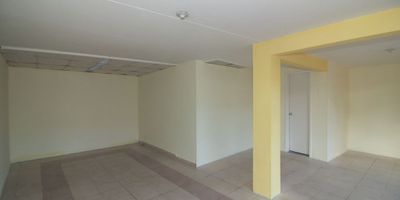 Arrendamos excelente local  en Galerías, 1 planta 1 baño, ubicada en zona comercial y cerca a entidades bancarias, cómodas vías de acceso.