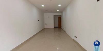 Se arrienda local en Laureles, ubicado en primer piso con un área de 35 m², que incluye una terraza frontal ideal para exhibición o atención al público. El espacio cuenta con 1 baño interno, red de gas instalada, buena iluminación natural y excelente ventilación. Importante aclarar: no dispone de cocina. Su ubicación estratégica en Laureles, uno de los sectores más comerciales y de mayor valorización de Medellín, lo convierte en una gran oportunidad para emprendedores o negocios que buscan visibilidad y fácil acceso. ¡No dejes pasar esta oportunidad y agenda tu visita hoy mismo!