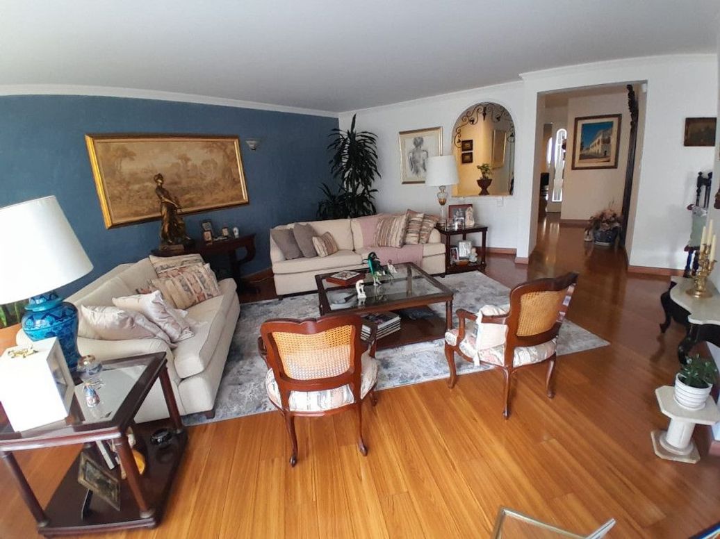 Apartamento de 3 alcobas en venta en Molinos Norte, Bogotá, 203 m² · foto 2 de 20