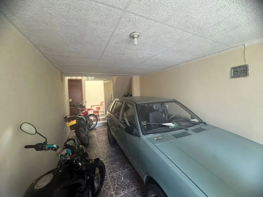 Casa de 9 alcobas en venta en Diana Turbay, Bogotá, 223 m² · foto 3 de 20