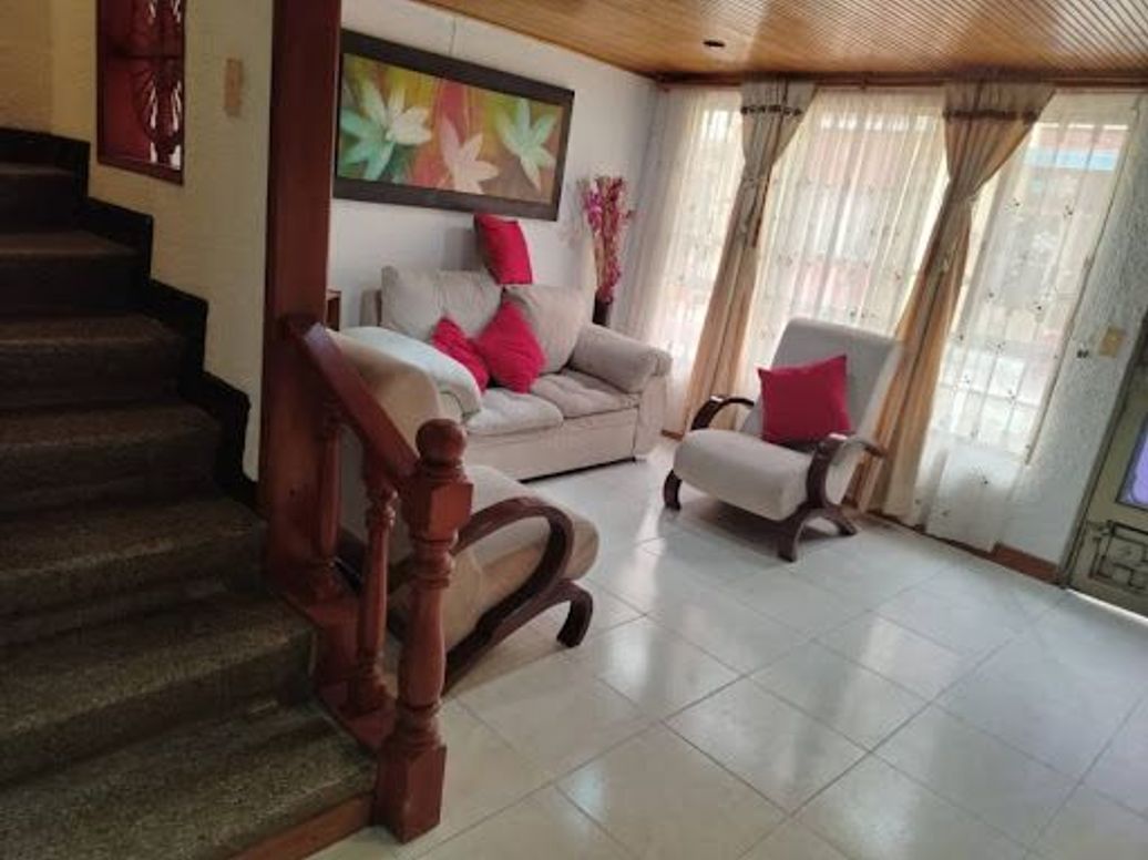 Casa de 4 alcobas en venta en Villas De Granada, Bogotá, 135 m² · foto 4 de 20