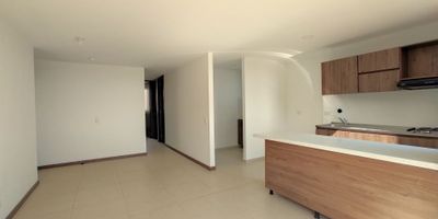 Apartamento para estrenar con una area de 71m2 distribuidos en cocina integral abierta, zona de ropas, sala comedor, balcon con vista panoramica, baño social, dos alcobas auxiliares con closet, alcoba principal con baño privado y vestier, parqueadero cubierto para un vehiculo y cuarto util. La unidad ofrece vigiilancia privada 24/7, parqueadero  de visitantes, ascensor, salon social, piscinas climatizadas para adultos y niños, proximente se sumaran otras amenidades que la unidad ofrecera a sus residentes como castillo con baño romano, gimnasio, coworking, cine, zona de juegos, zona de mascotas, sendero  peatonal y placa multiple, facil accesor a transporte publco y a vias principales, cercanis a todo en comercio de san antonio de pereira, 

